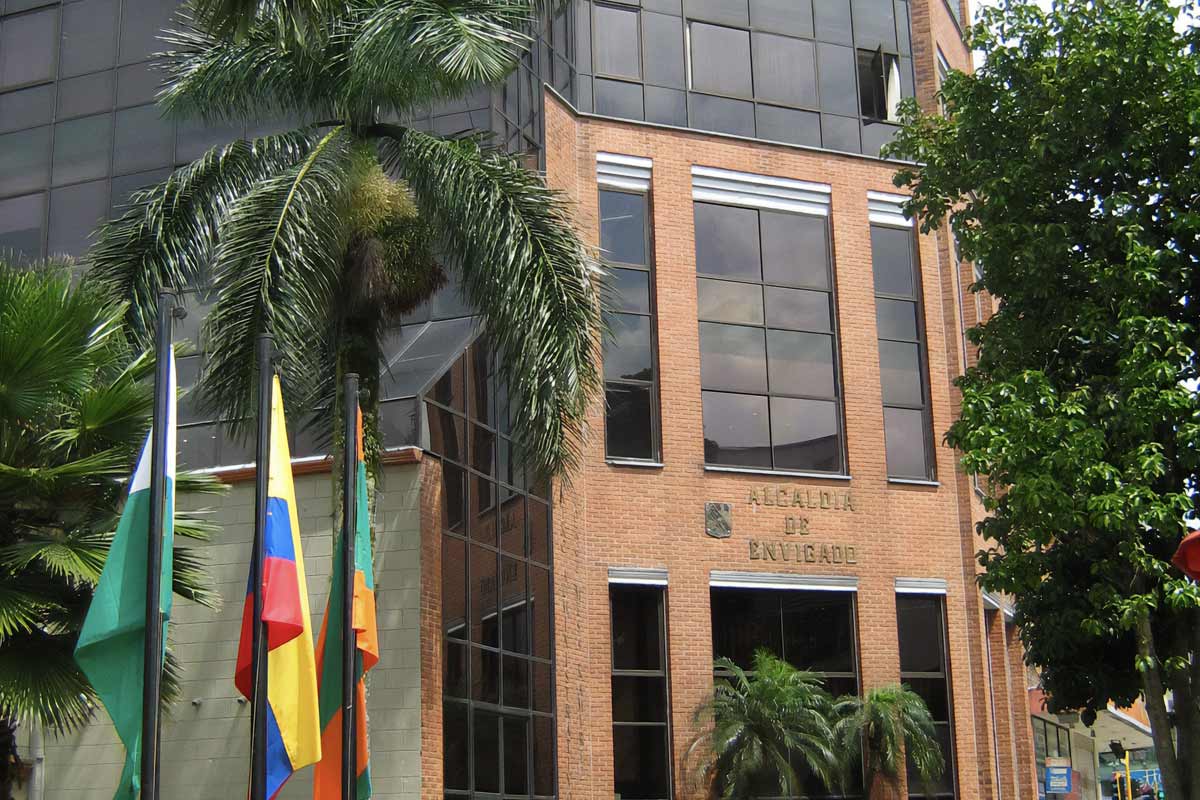 Fachada del edificio de la Alcaldía de Envigado, Antioquia