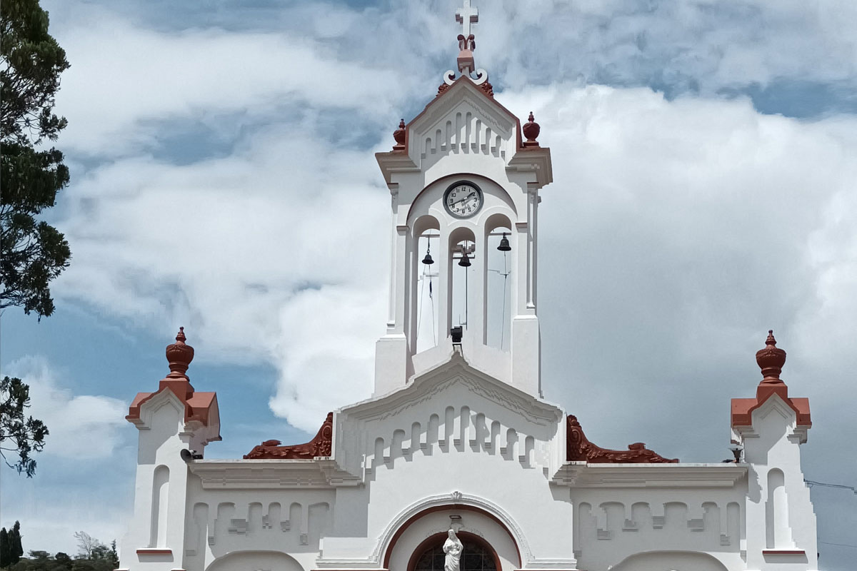 Fachada de la Iglesia de Guarne, Antioquia