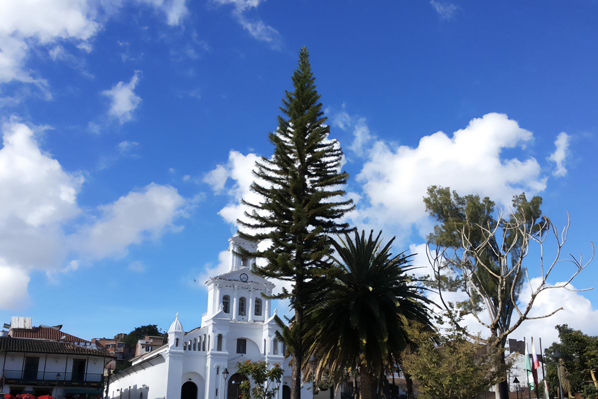 Fachada de la Iglesia de Marinilla, Antioquia