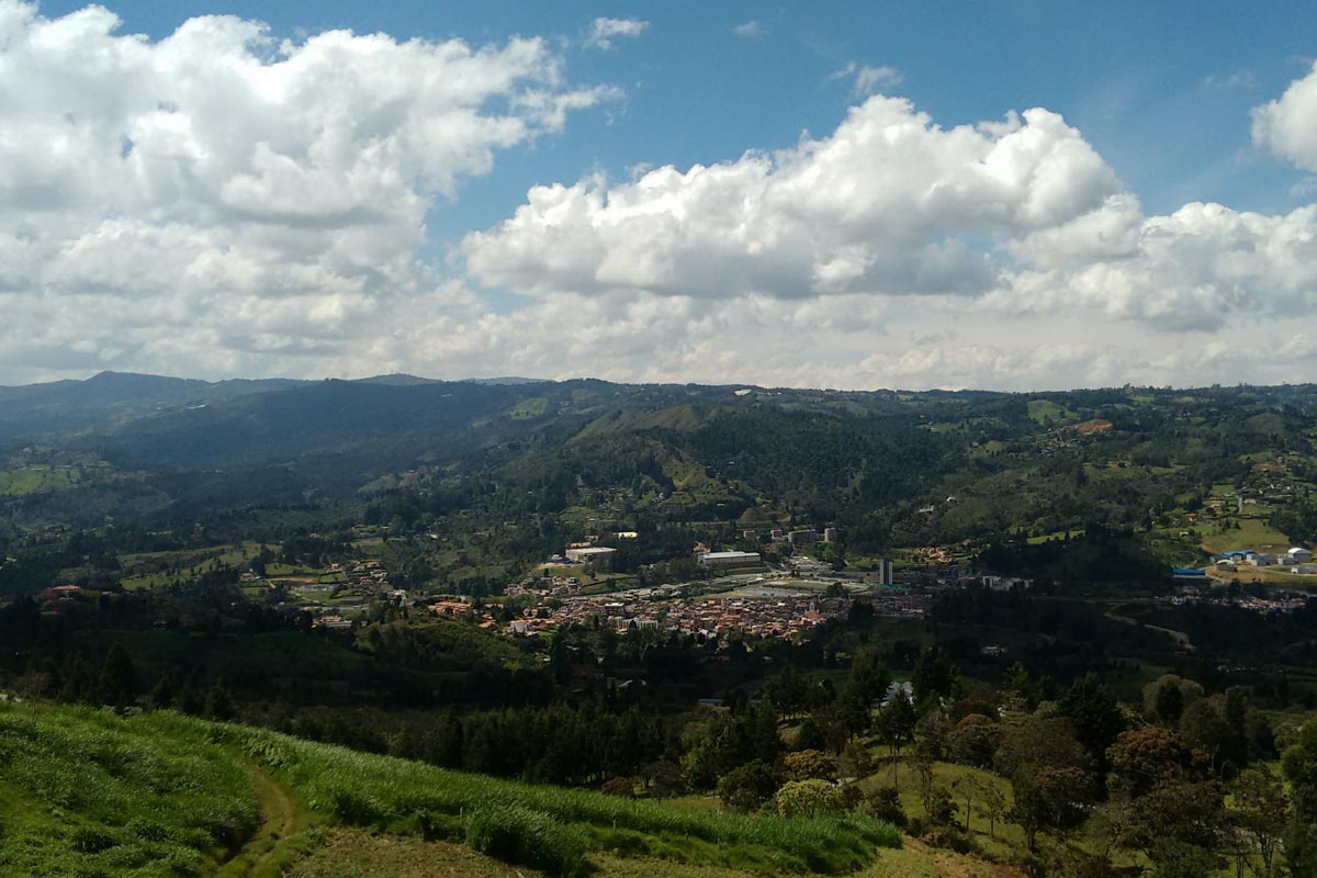 Vista aérea de las montañas del Municipio de Guarne, Antioquia