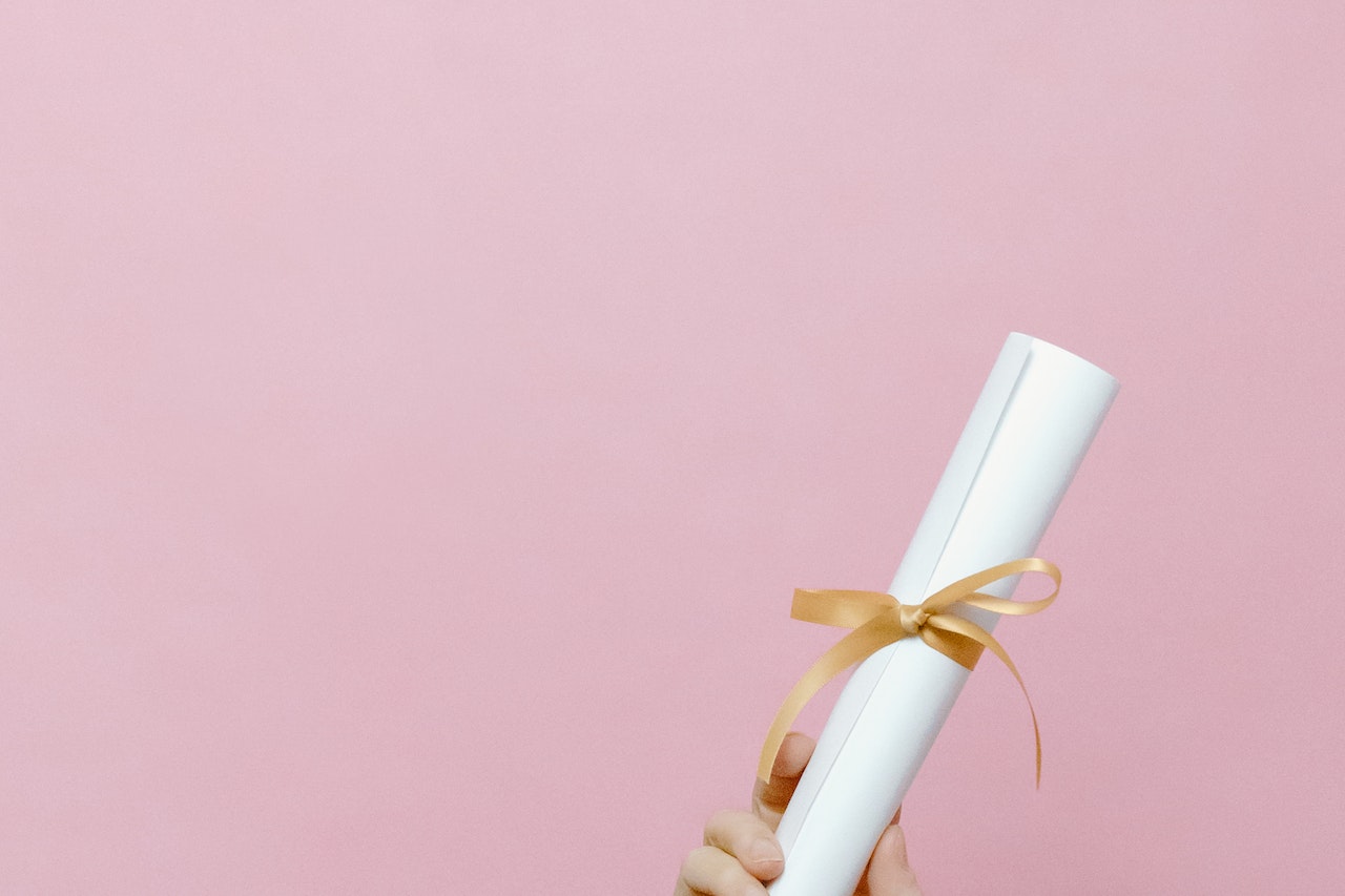 ¿Ya sabes cómo homologar tus títulos en el exterior?